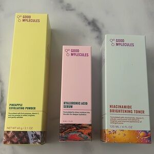 New Good Molecules skincare bundle (3 products)